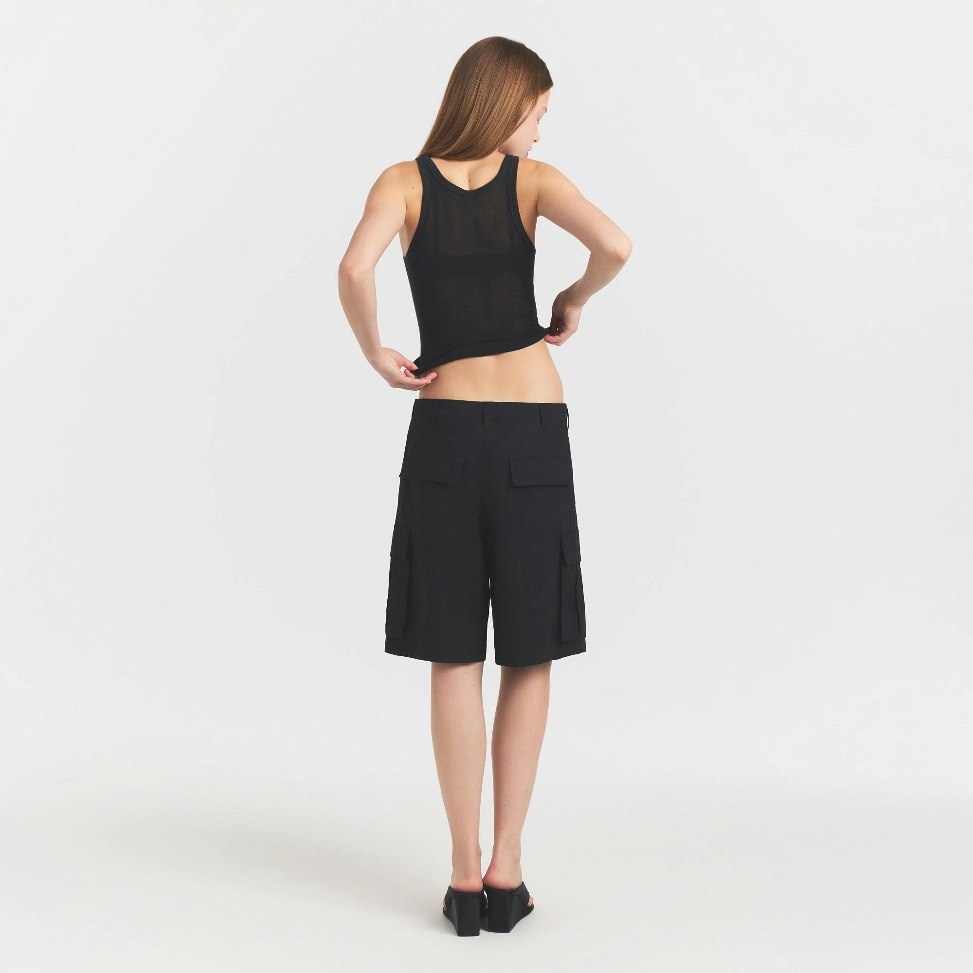 WOVEN COTTON OVERSIZED CARGO SHORT - ONYX - image 4