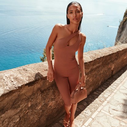 SMOOTH LAYERS HIGH-WAISTED CAPRI - NUTMEG - image 4
