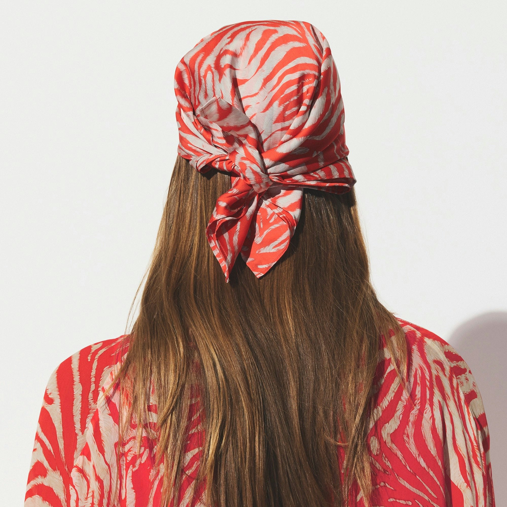 SKIMS ACCESSORIES HEADSCARF - CARMINE ZEBRA PRINT