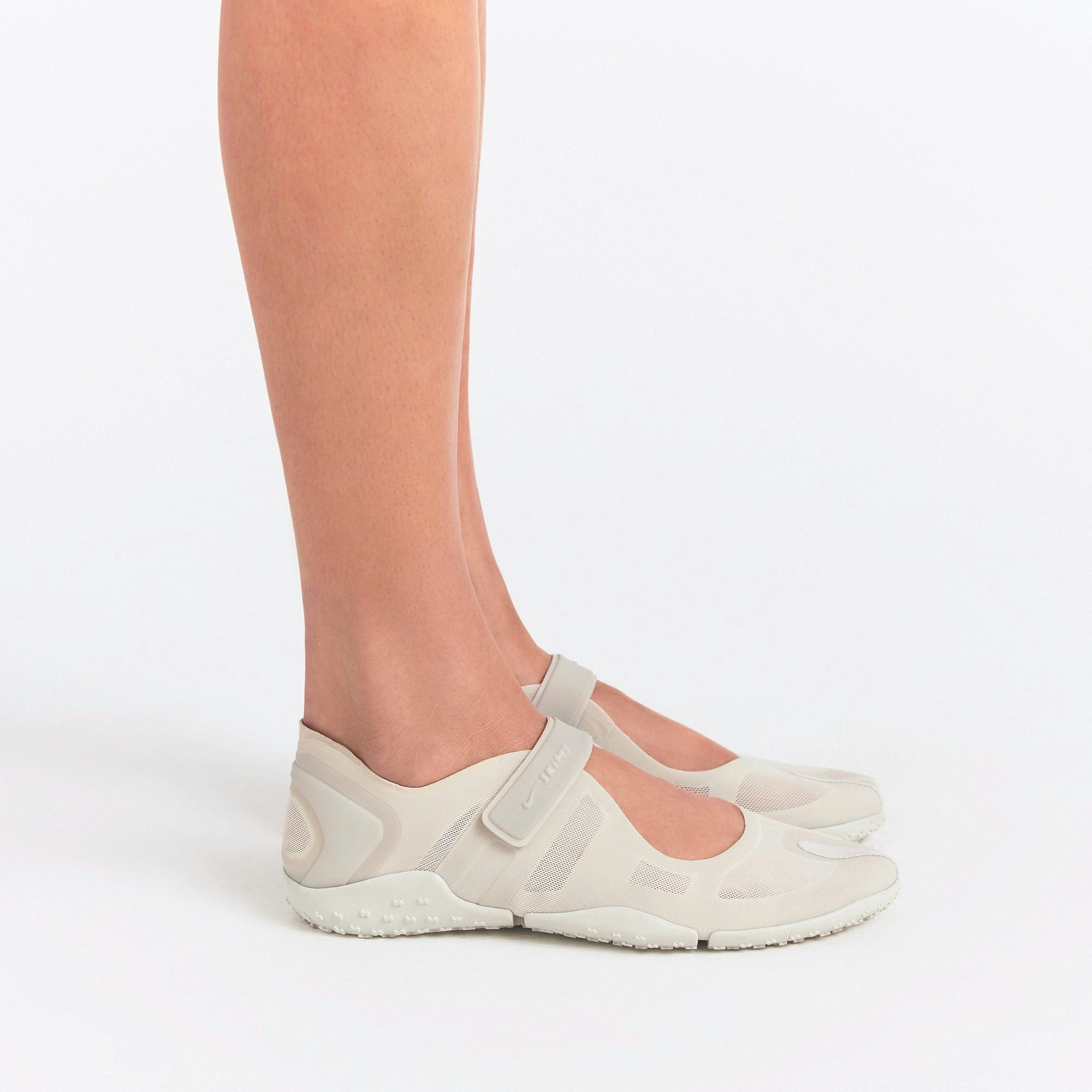 NikeSKIMS FOOTWEAR RIFT MESH - LT BONE - image 29