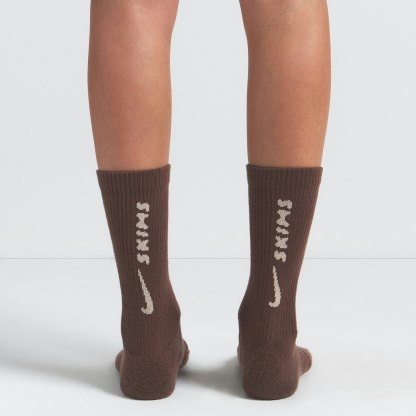 NikeSKIMS ACCESSORIES DRI-FIT™ CREW SOCK 3-PACK - DARK SEPIA MULTI