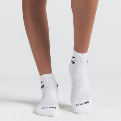 NikeSKIMS ACCESSORIES DRI-FIT™ QUARTER CREW SOCK 3-PACK - SNOW