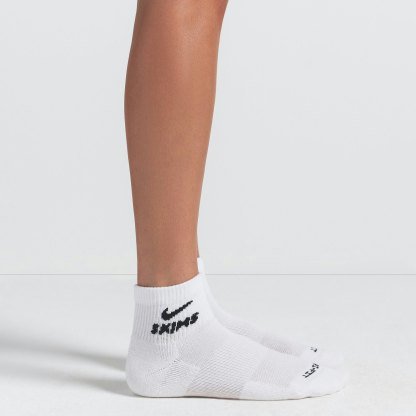 NikeSKIMS ACCESSORIES DRI-FIT™ QUARTER CREW SOCK 3-PACK - SNOW