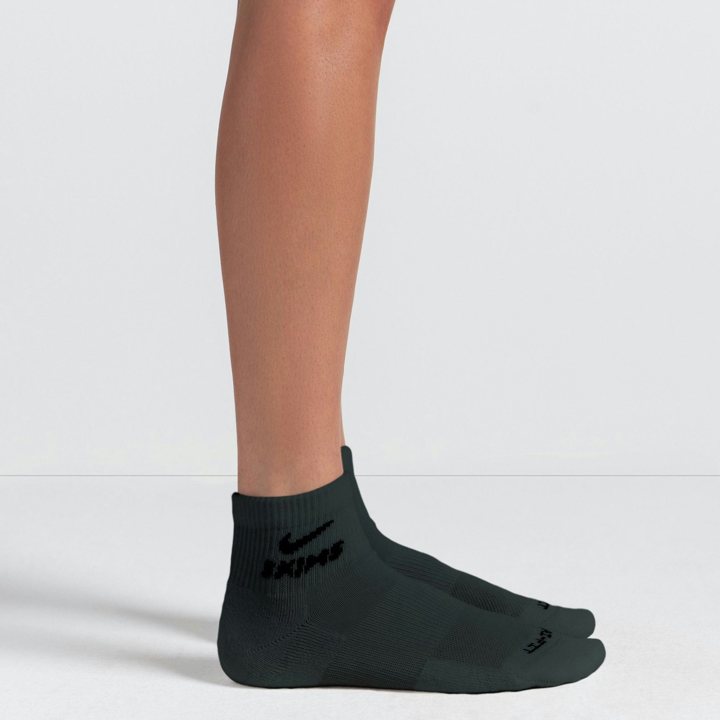 NikeSKIMS ACCESSORIES DRI-FIT™ QUARTER CREW SOCK 3-PACK - DARK TEAL MULTI