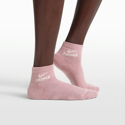 NikeSKIMS ACCESSORIES DRI-FIT™ QUARTER CREW SOCK 3-PACK - HIMALAYAN MULTI