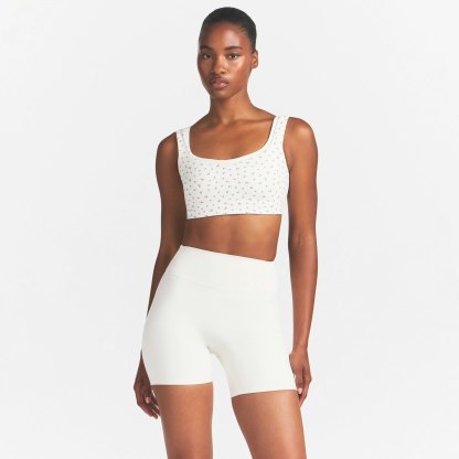 NikeSKIMS MATTE 5" BIKER SHORT - IVORY - image 12
