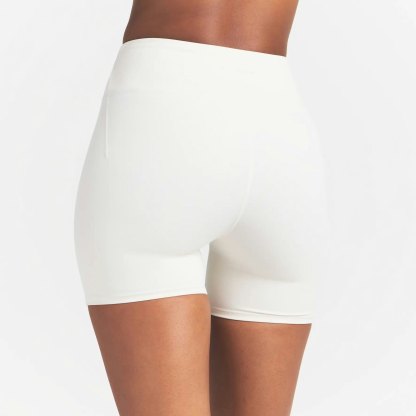 NikeSKIMS MATTE 5" BIKER SHORT - IVORY - image 13