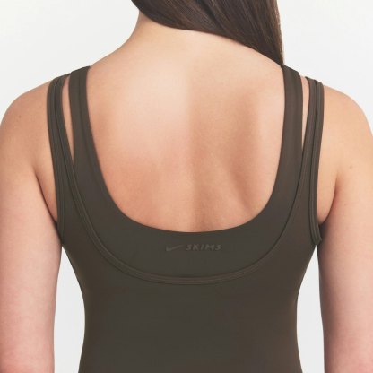 NikeSKIMS MATTE DOUBLE STRAP SCOOP TANK - DARK SEPIA - image 5