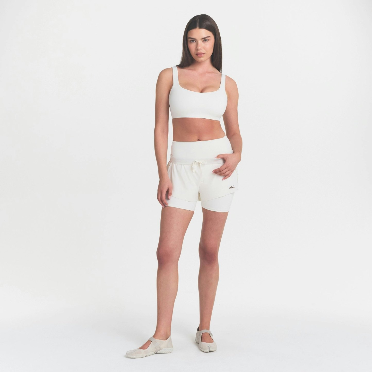 NikeSKIMS MATTE SCOOP NECK BRA - IVORY - image 12