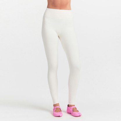 NikeSKIMS MATTE 26" LEGGING - IVORY - image 15