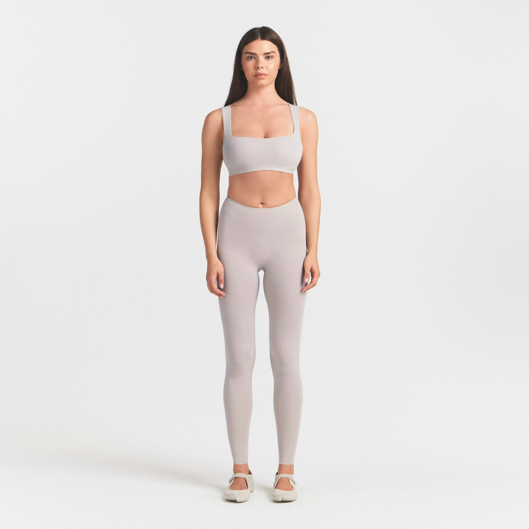 NikeSKIMS STUDIO STRETCH RACER BACK BRA - LINEN