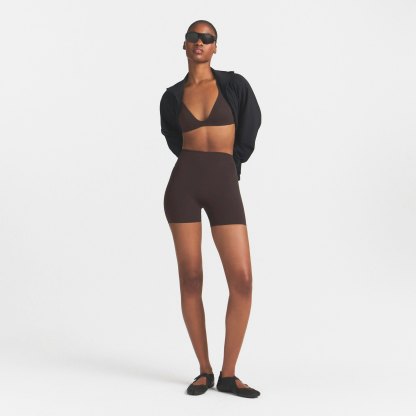 NikeSKIMS STUDIO STRETCH 5" BIKER SHORT - DARK ROAST - image 7