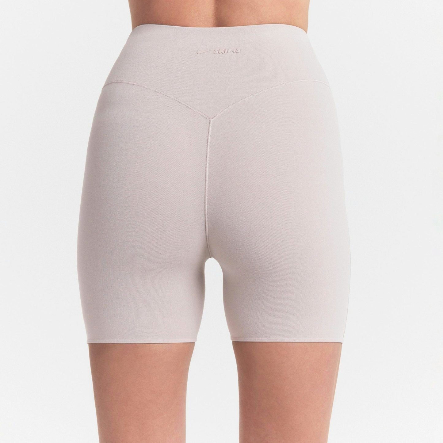 NikeSKIMS STUDIO STRETCH 5" BIKER SHORT - LINEN - image 4