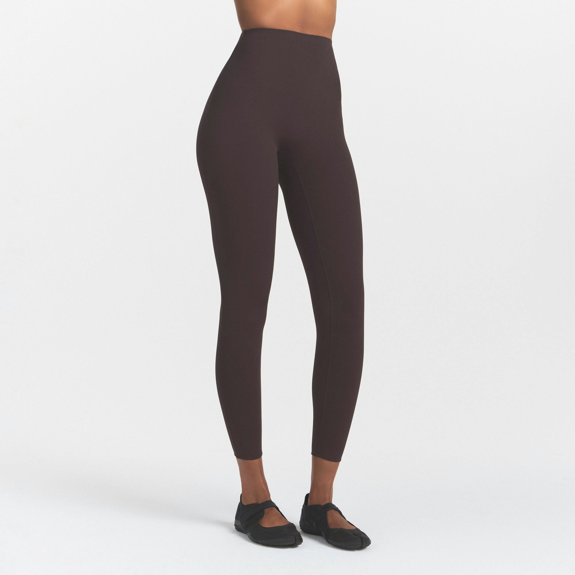 NikeSKIMS STUDIO STRETCH 26" LEGGING - DARK ROAST - image 14