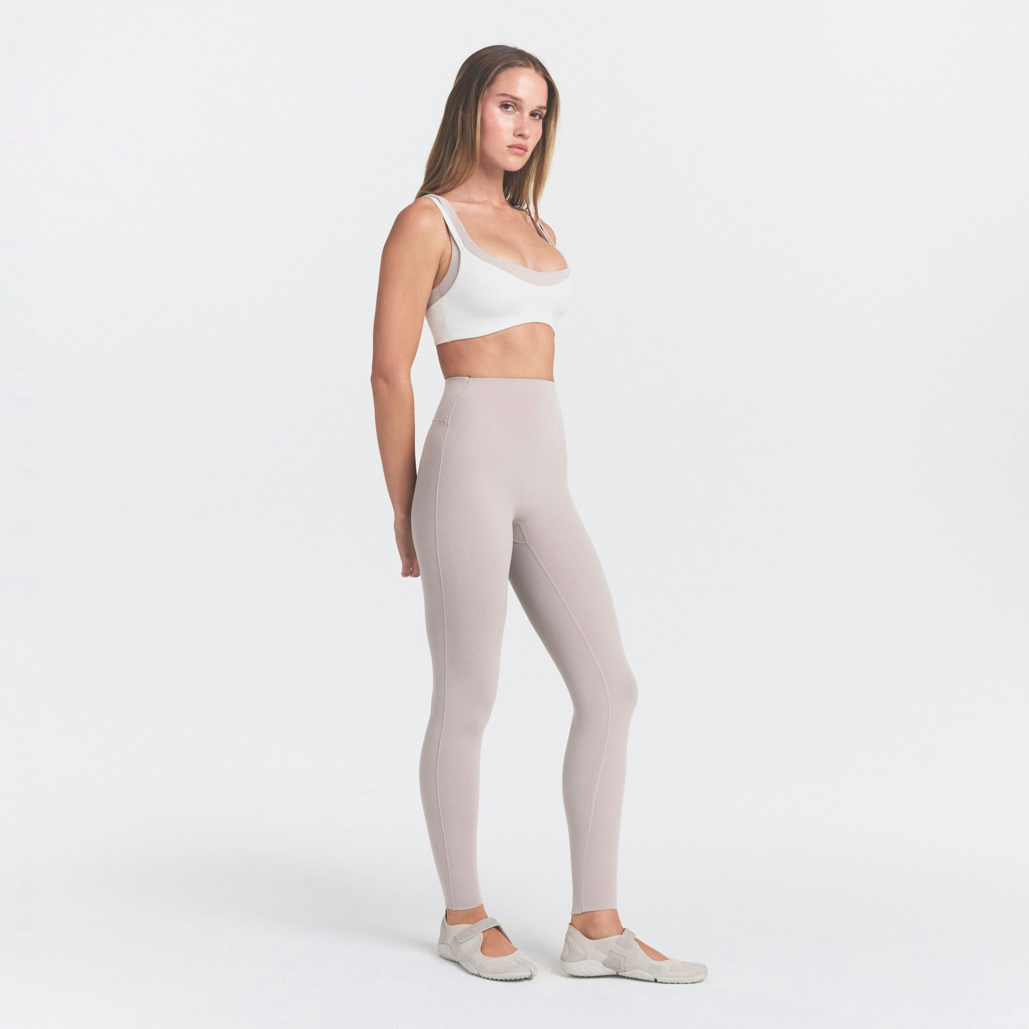 NikeSKIMS STUDIO STRETCH 26" LEGGING - LINEN - image 8