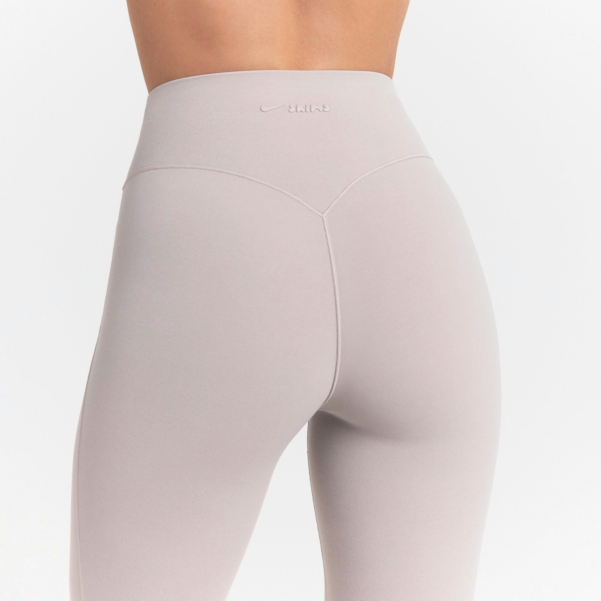 NikeSKIMS STUDIO STRETCH 26" LEGGING - LINEN - image 9
