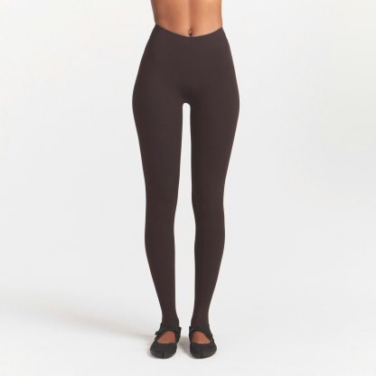 NikeSKIMS STUDIO STRETCH DIPPED 29" LEGGING - DARK ROAST - image 9