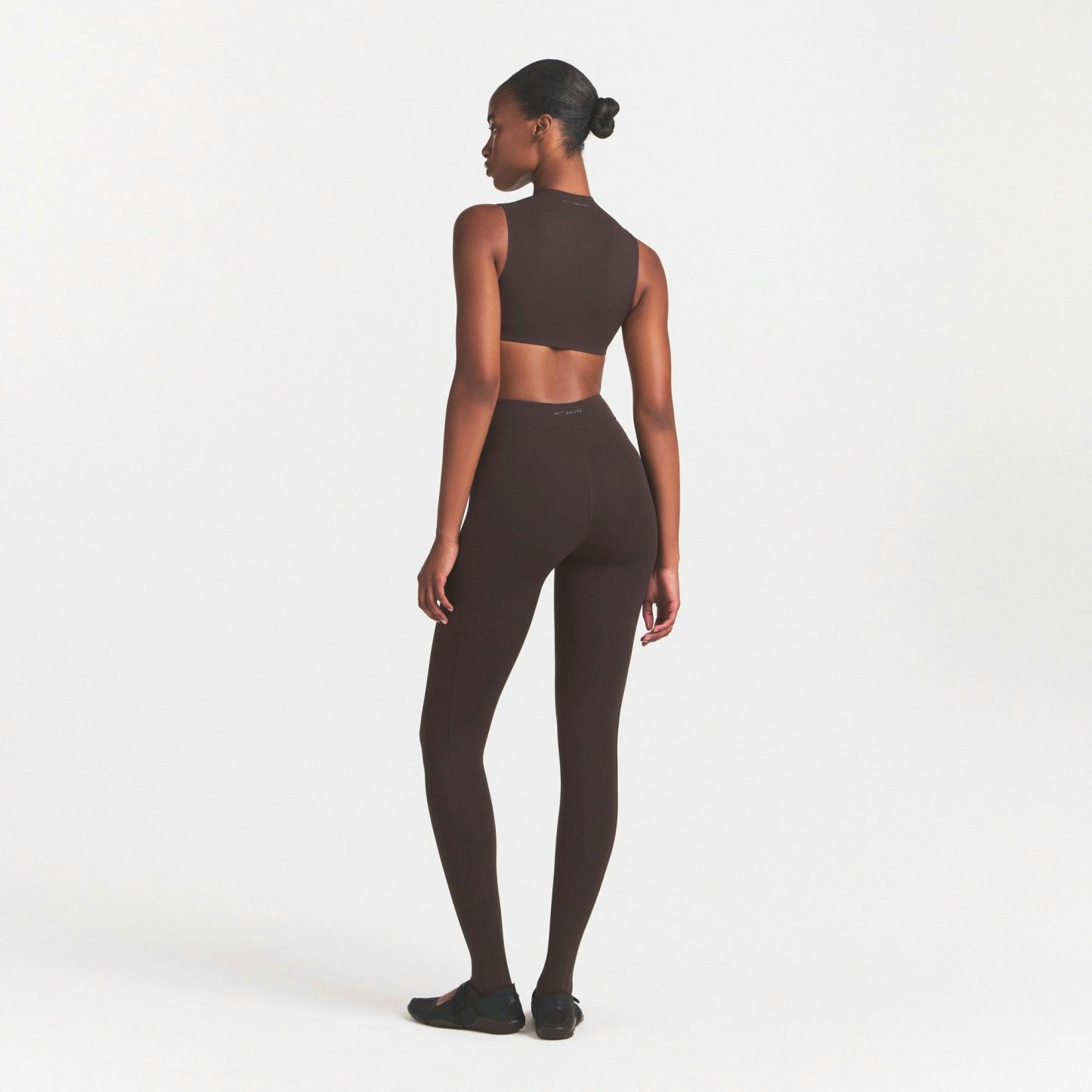 NikeSKIMS STUDIO STRETCH DIPPED 29" LEGGING - DARK ROAST - image 12