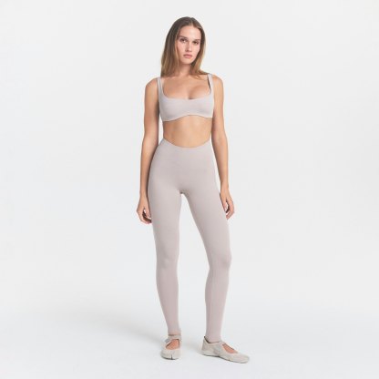 NikeSKIMS STUDIO STRETCH DIPPED 29" LEGGING - LINEN