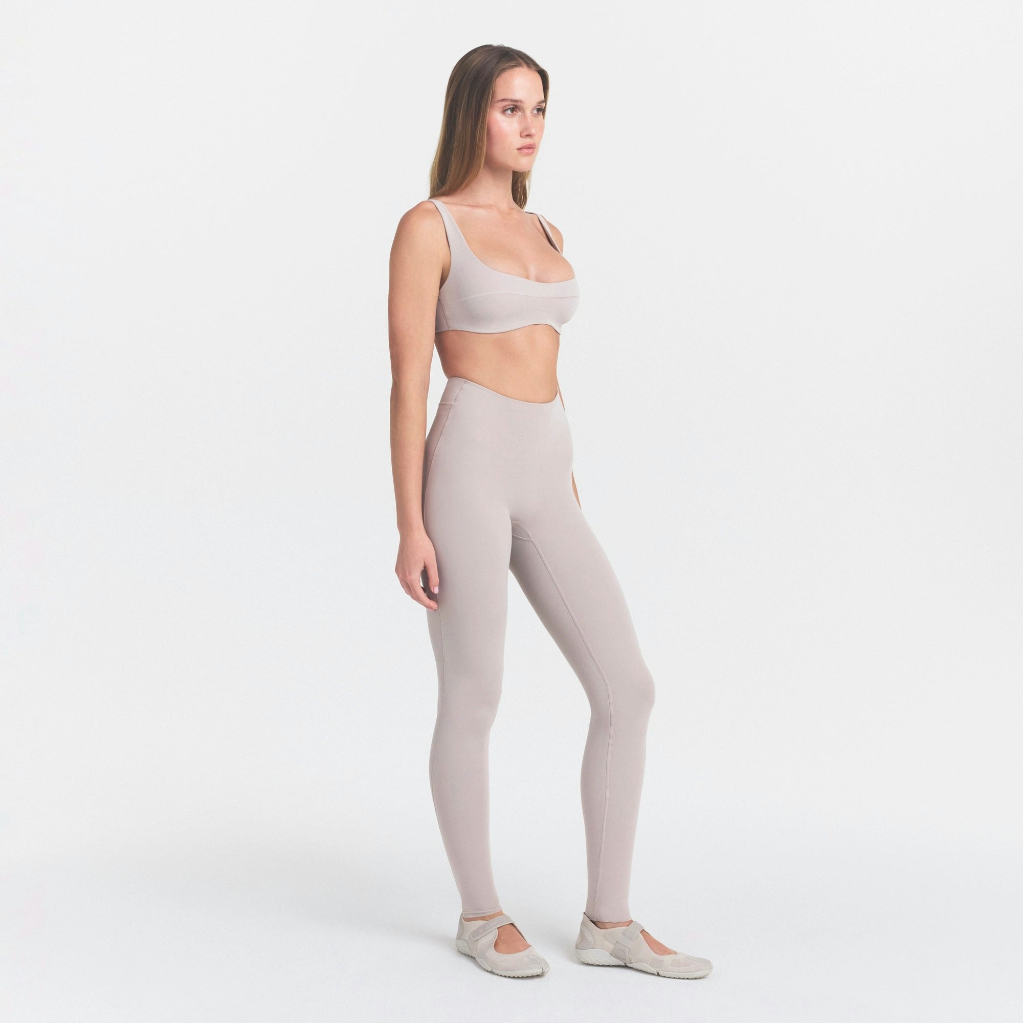 NikeSKIMS STUDIO STRETCH DIPPED 29" LEGGING - LINEN - image 2