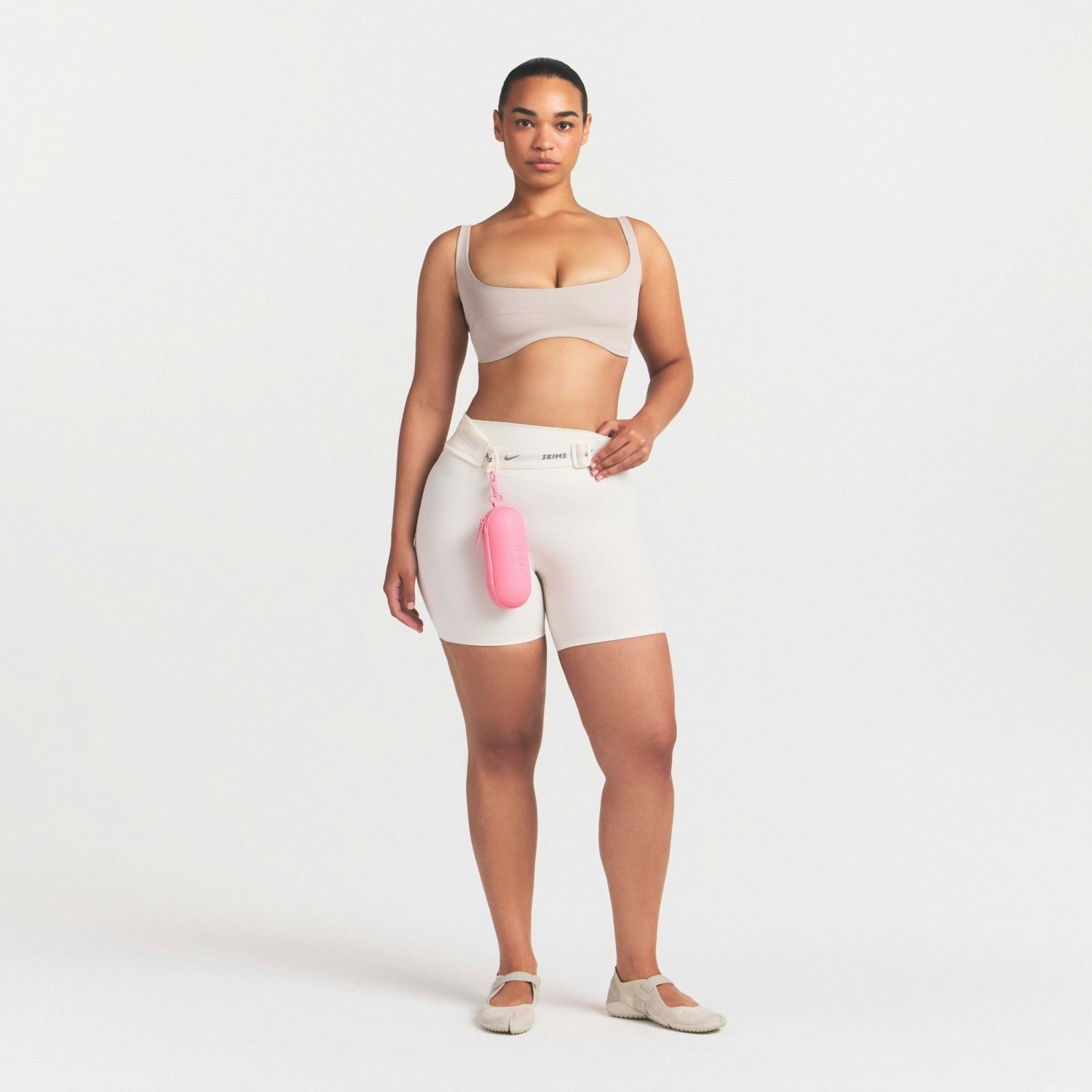 NikeSKIMS STUDIO STRETCH SEAM FRONT MICRO BRA - LINEN