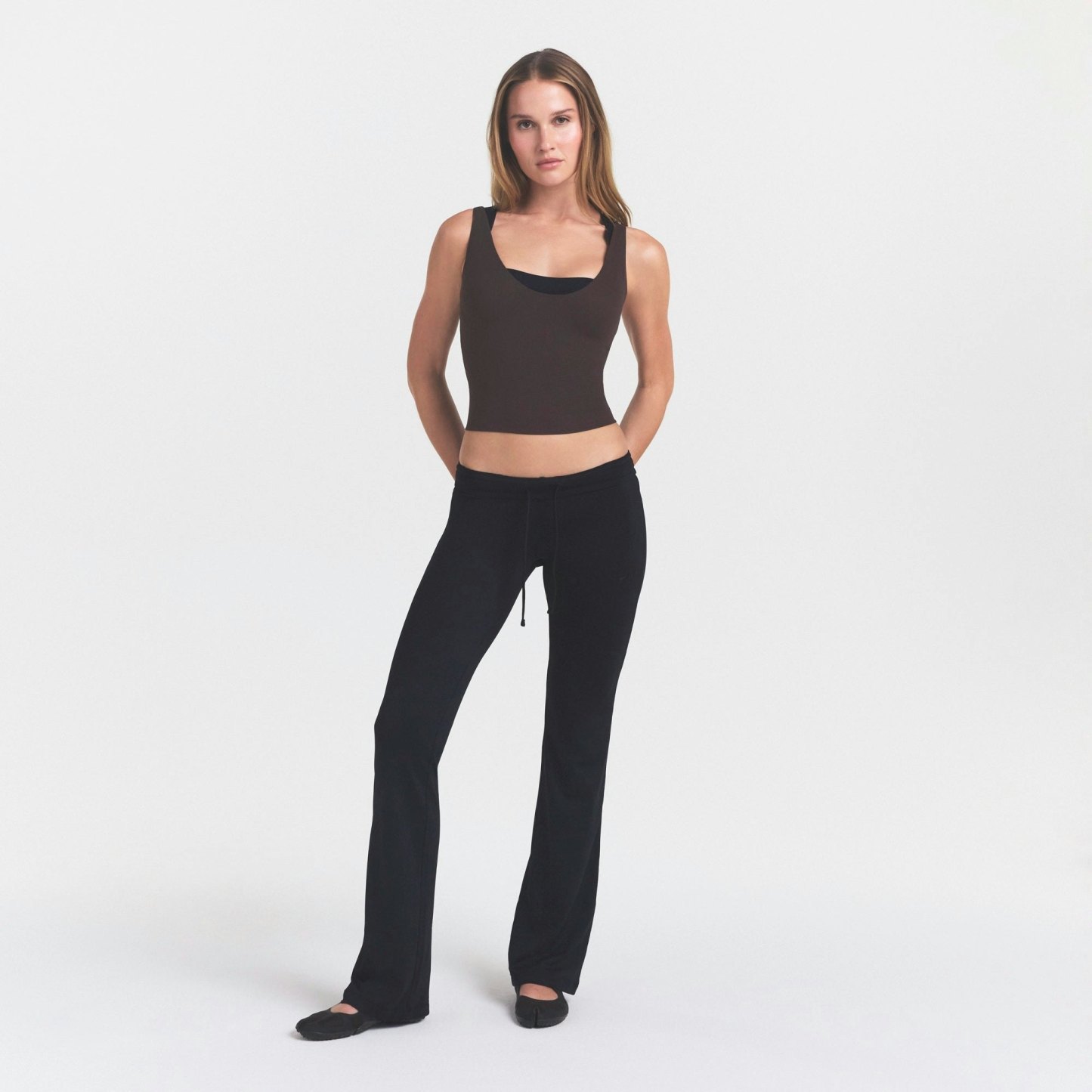 NikeSKIMS STUDIO STRETCH PLUNGE TANK - DARK ROAST - image 12