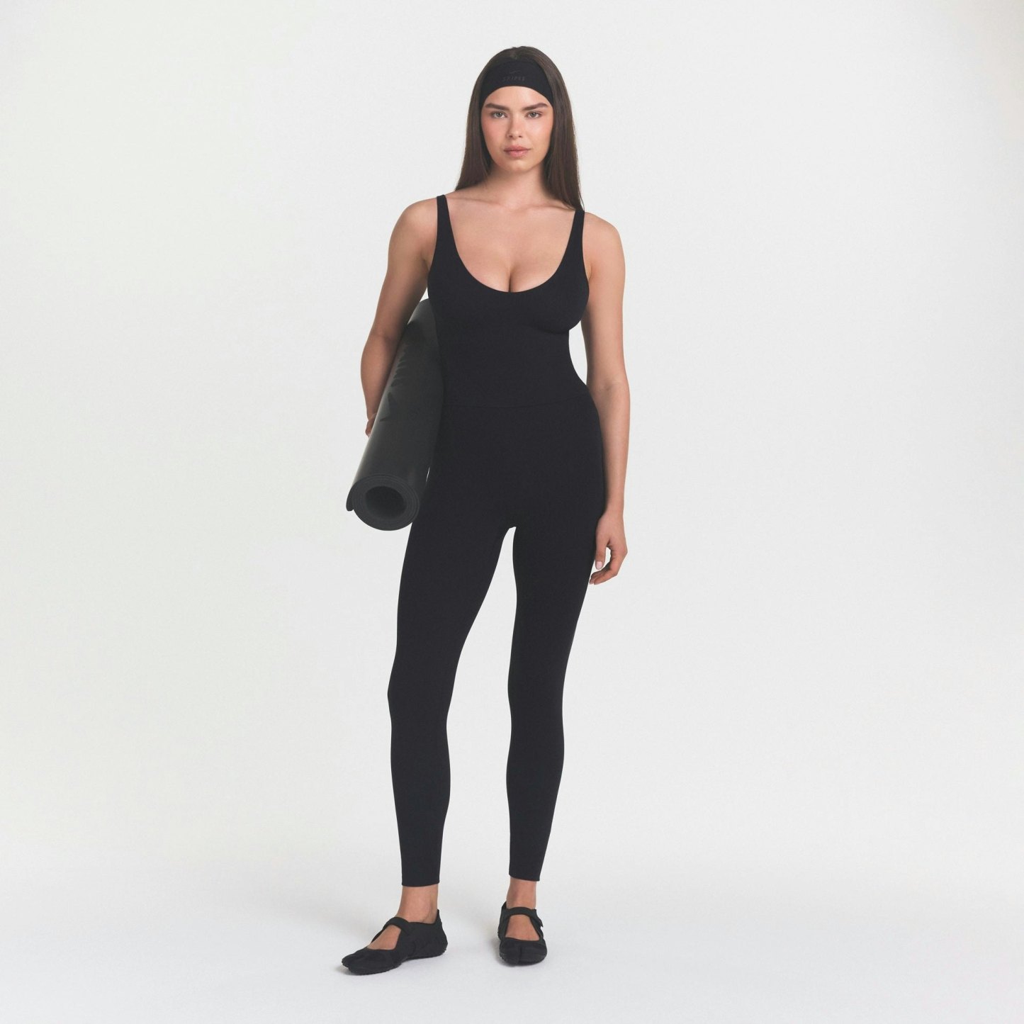 NikeSKIMS STUDIO STRETCH PLUNGE TANK - OBSIDIAN - image 6