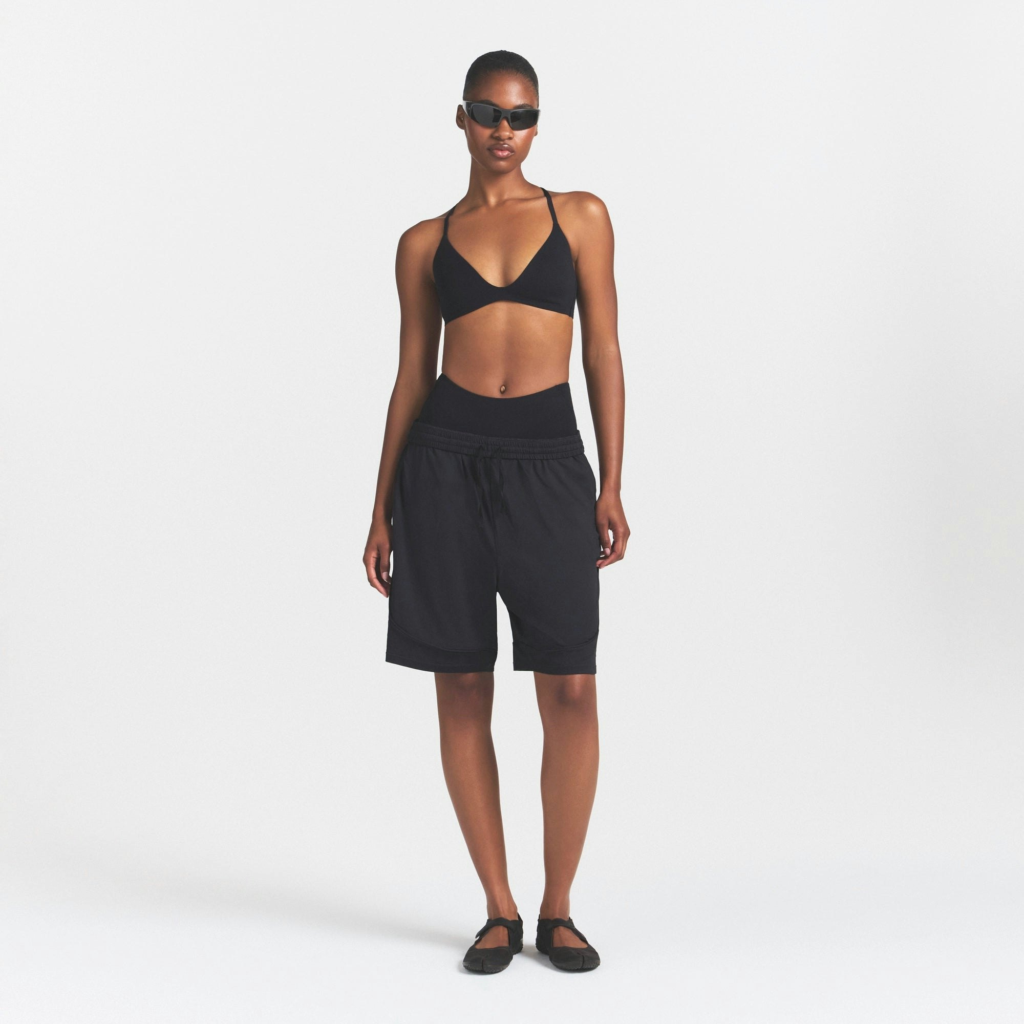 NikeSKIMS AIRY DRI-FIT™ RELAXED SHORT - OBSIDIAN - image 7
