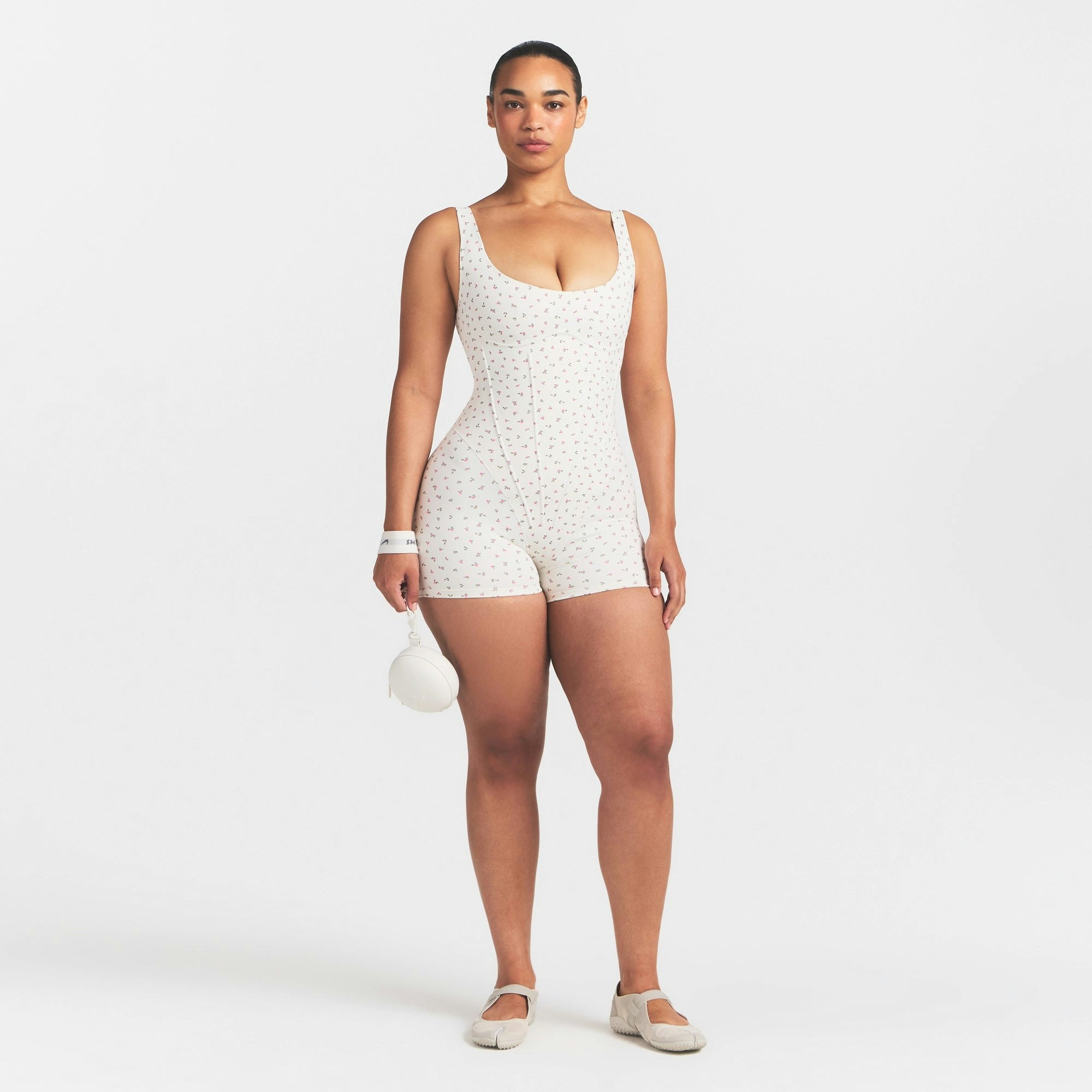 NikeSKIMS ACCESSORIES HARDSHELL ROUND CASE - IVORY - image 2