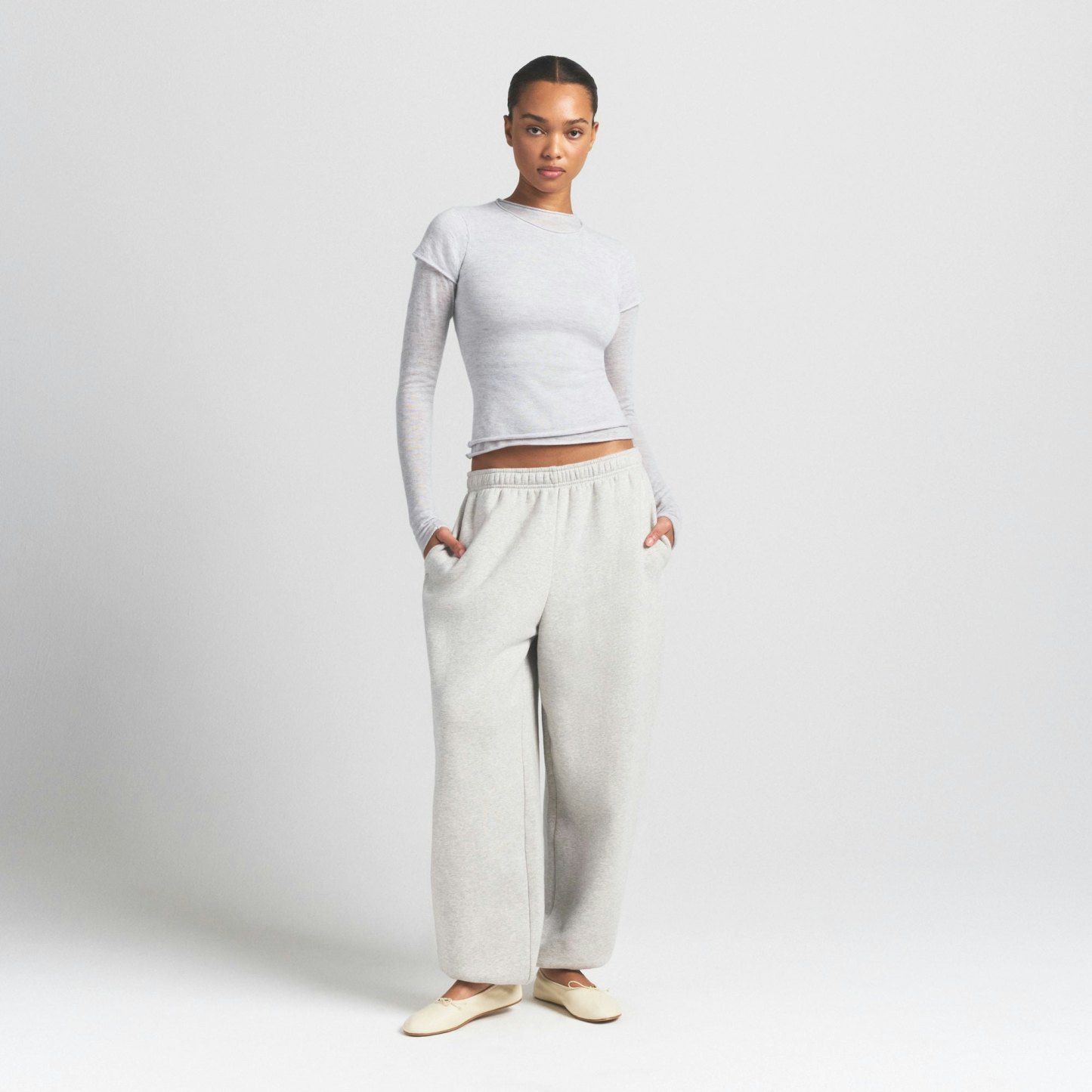 FEATHERWEIGHT CASHMERE LONG SLEEVE TOP - LIGHT HEATHER GREY - image 7