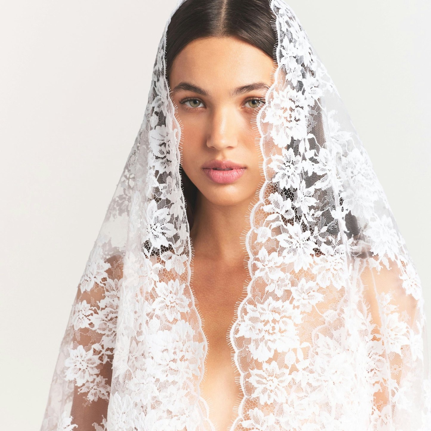SKIMS LACE VEIL - SNOW