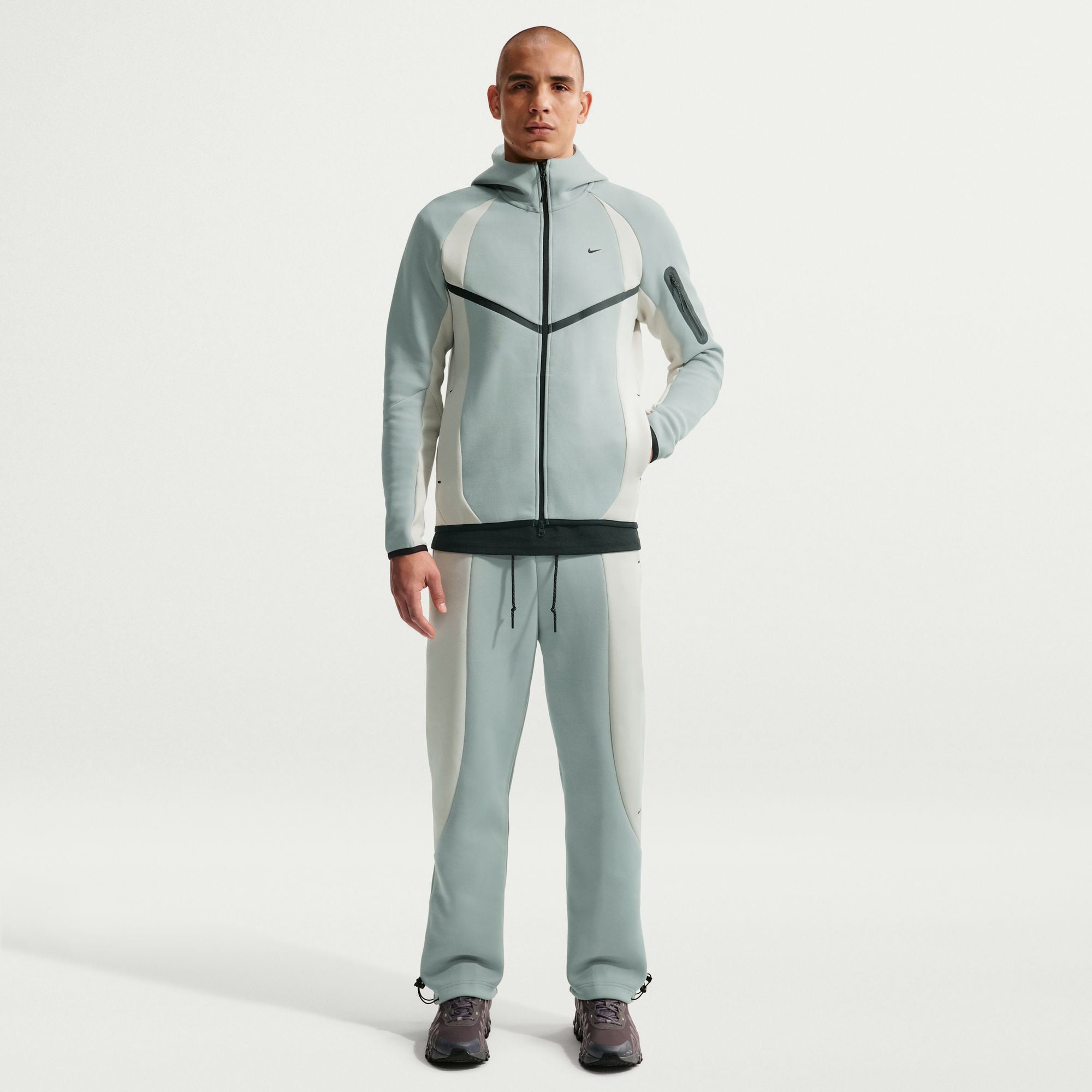 Nike Tech Men's Colour-Block Open-Hem Fleece Trousers - Light Pumice/Light Bone/Black/Black