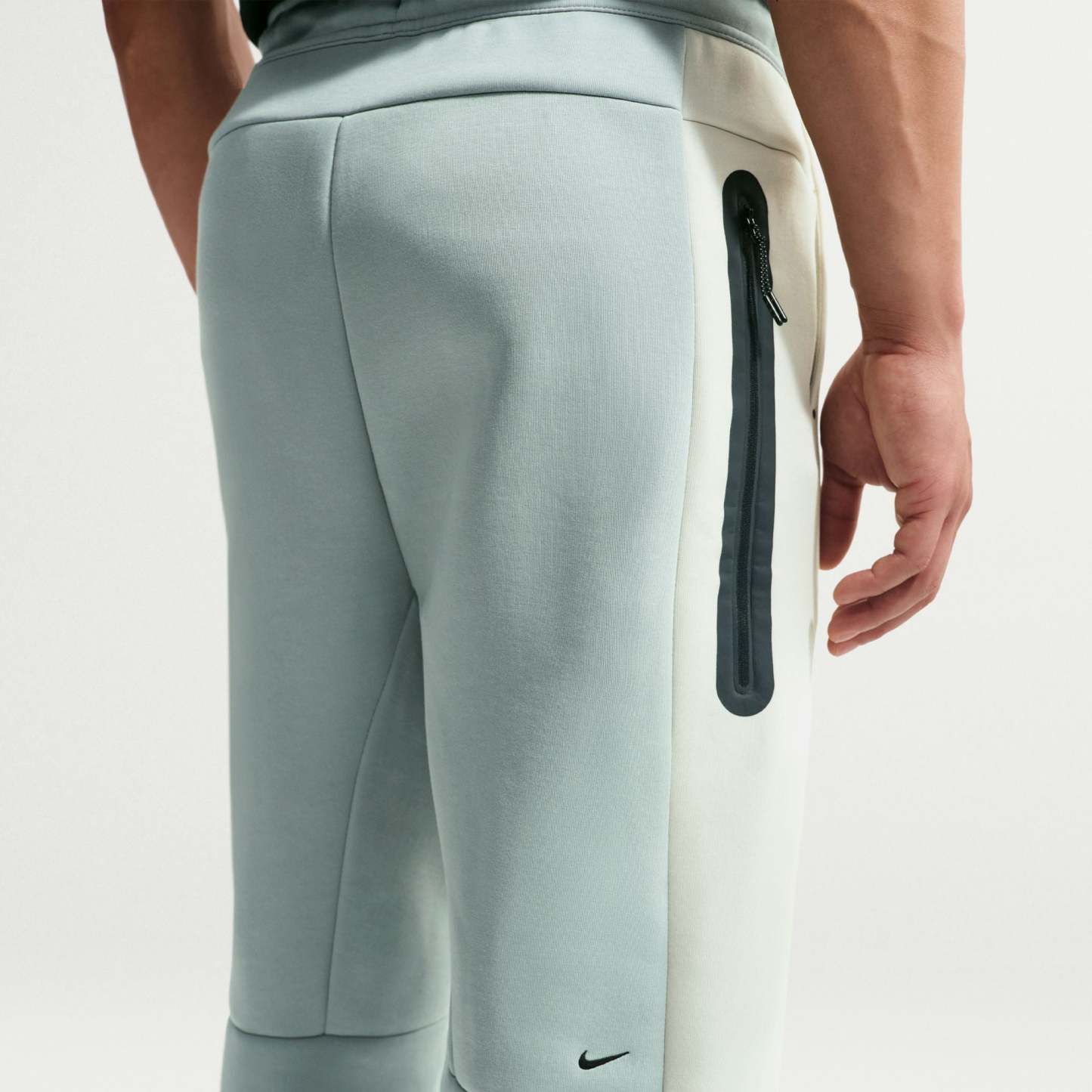 Nike Tech Men's Colour-Block Open-Hem Fleece Trousers - Light Pumice/Light Bone/Black/Black