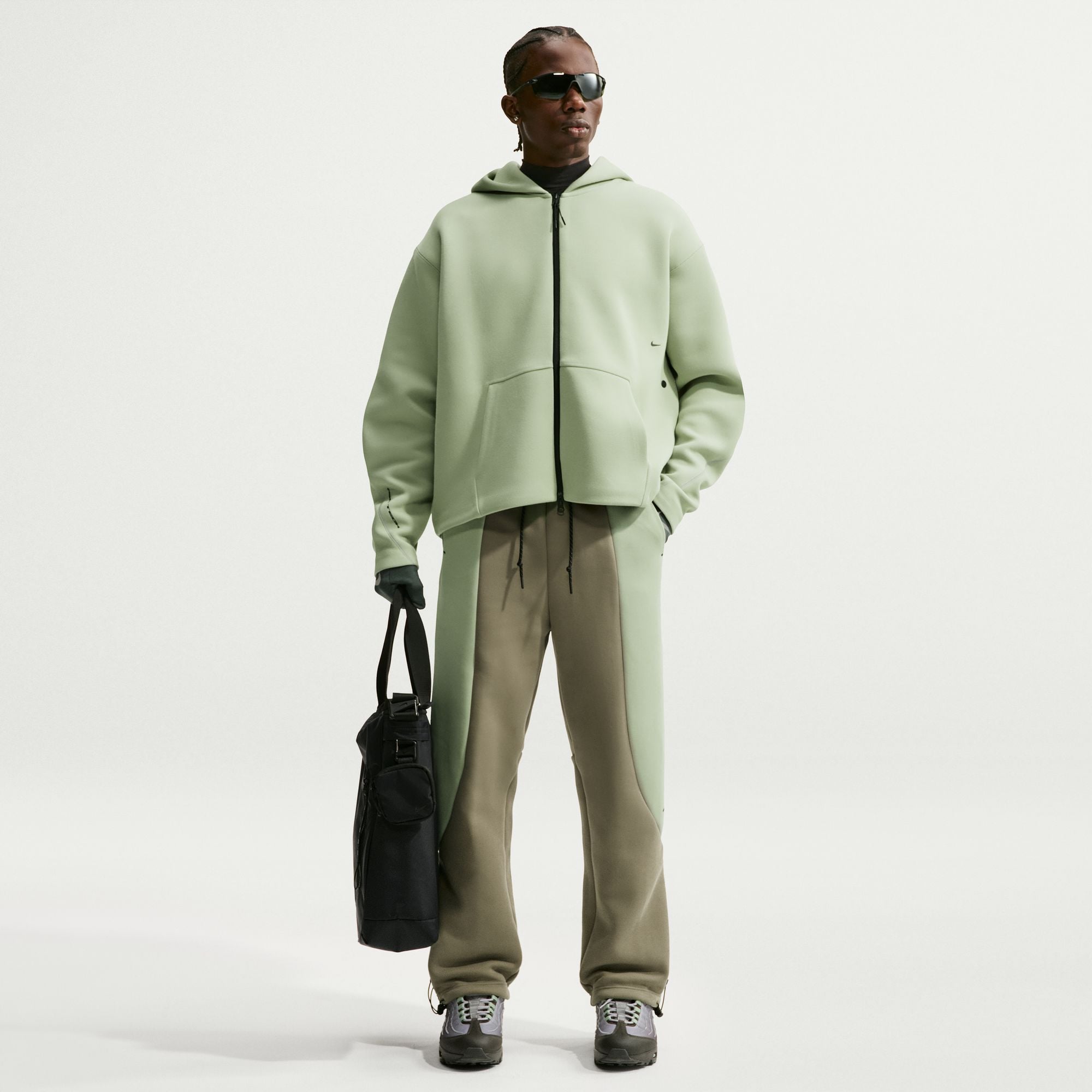 Nike Tech Men's Colour-Block Open-Hem Fleece Trousers - Silver Sage/Jade Horizon/Black
