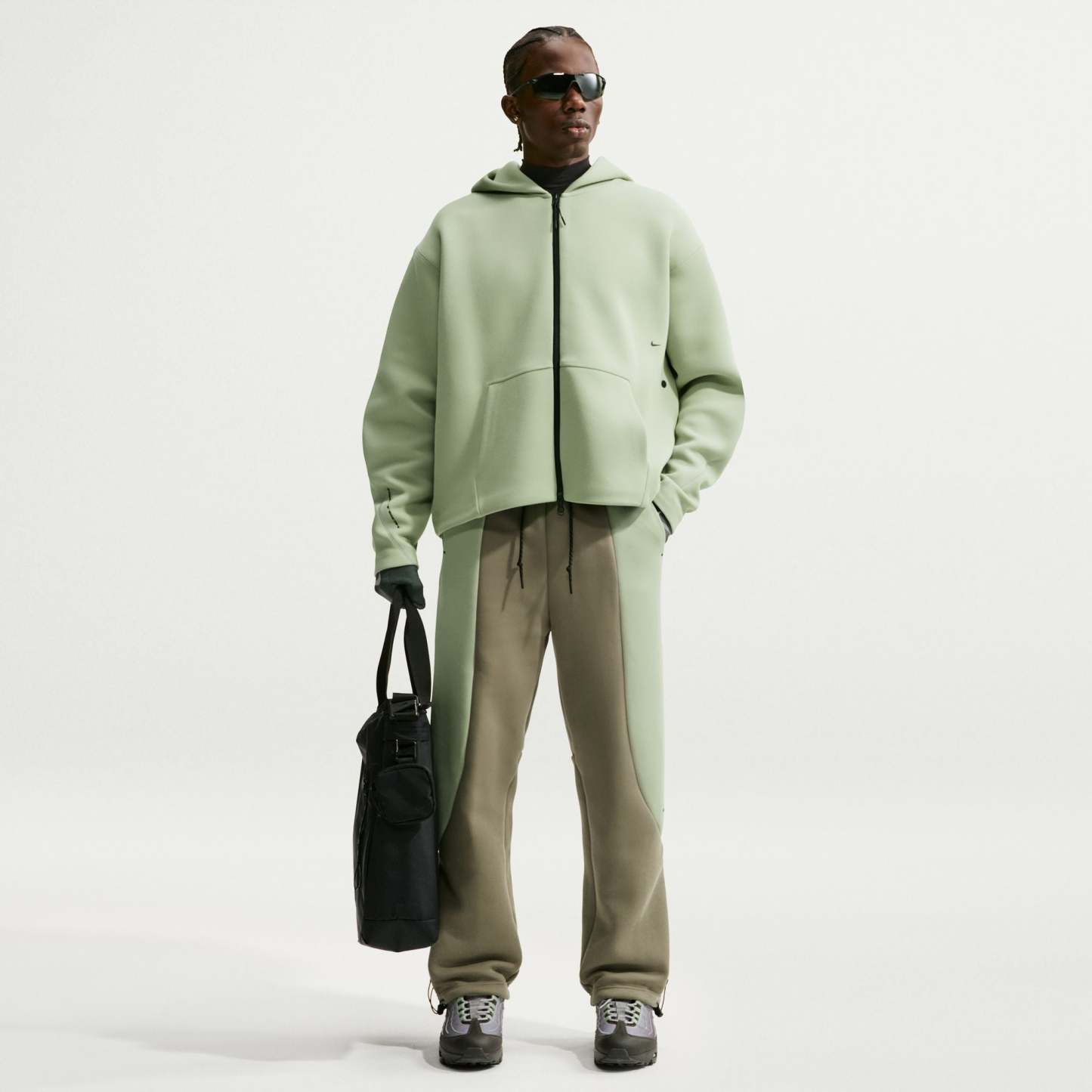 Nike Tech Men's Colour-Block Open-Hem Fleece Trousers - Silver Sage/Jade Horizon/Black