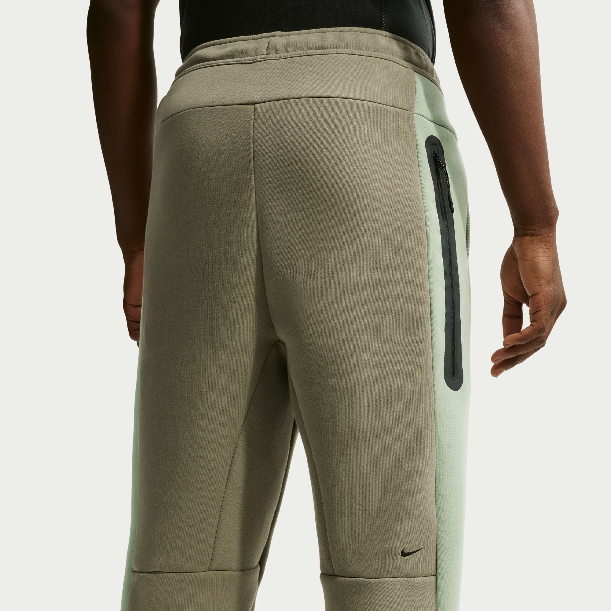 Nike Tech Men's Colour-Block Open-Hem Fleece Trousers - Silver Sage/Jade Horizon/Black