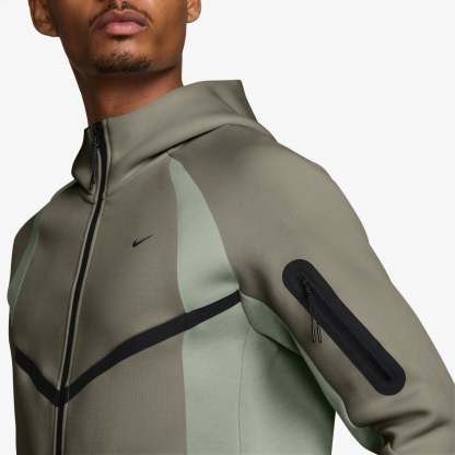 Nike Tech Men's Colour-Block Full-Zip Fleece Windrunner Jacket - Silver Sage/Jade Horizon/Black