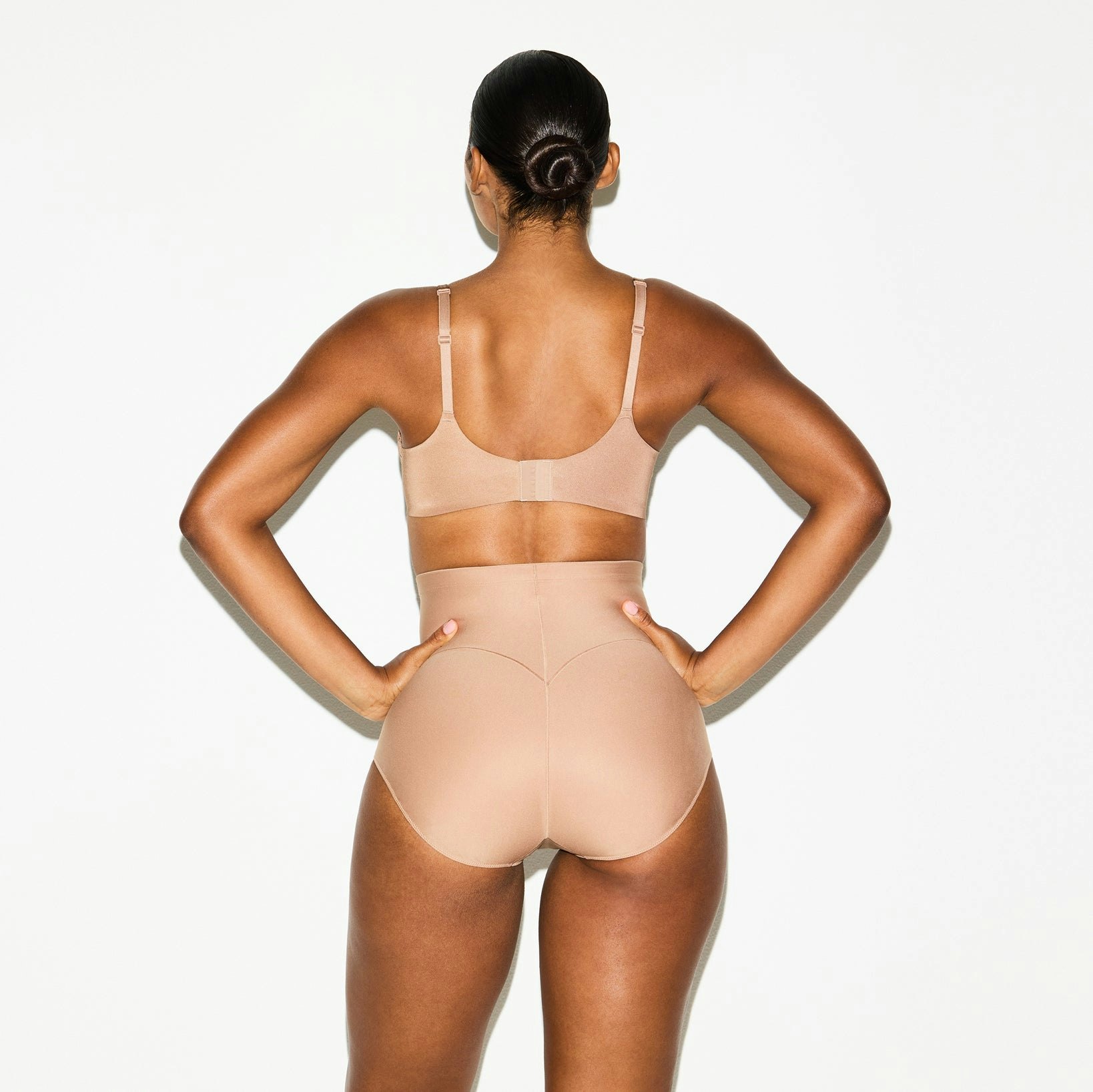 SKIMS BODY CORE SCULPT BUTT LIFTING BRIEF - SIENNA