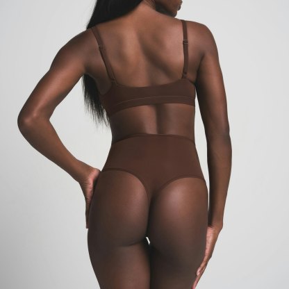 FITS EVERYBODY HIGH-WAISTED THONG - COCOA