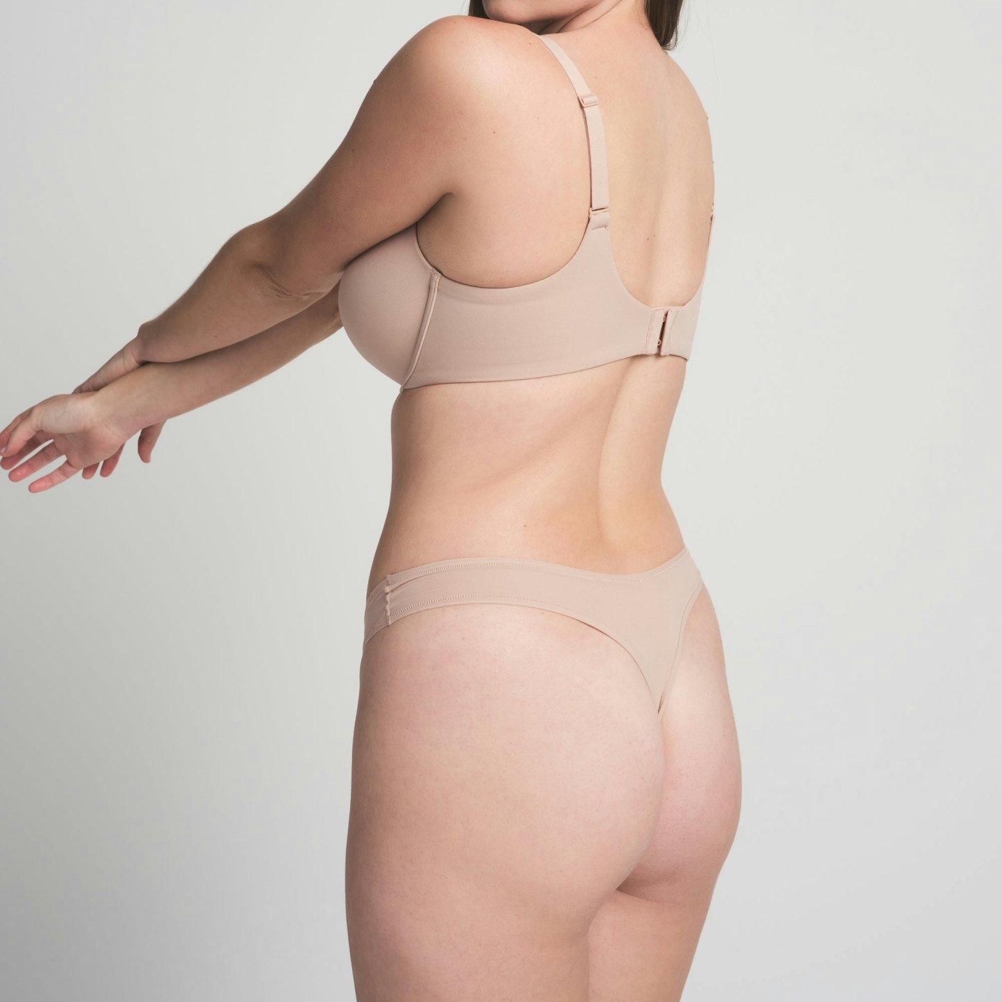 FITS EVERYBODY DIPPED FRONT THONG - MICA