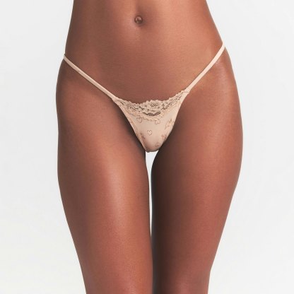 FITS EVERYBODY LACE STRING THONG - MICA SKETCHED HEARTS