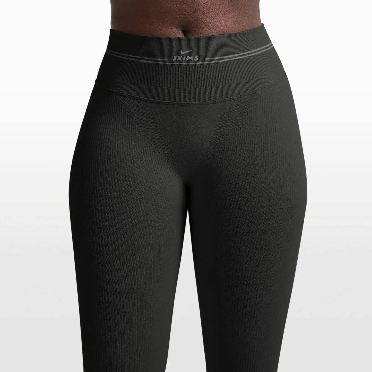 NikeSKIMS RIBBED SEAMLESS 26" LEGGING - OBSIDIAN - image 4