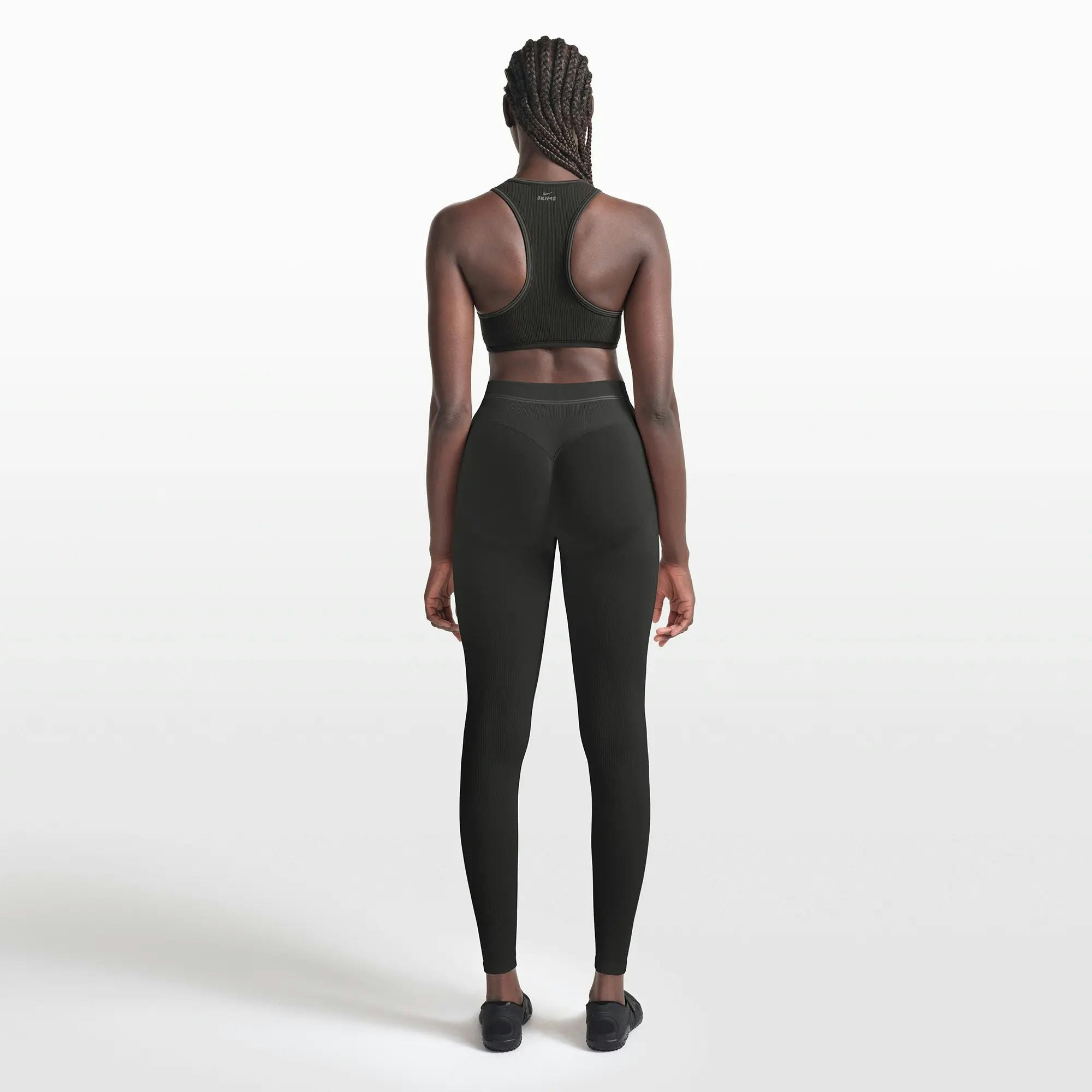 NikeSKIMS RIBBED SEAMLESS 26" LEGGING - OBSIDIAN - image 5