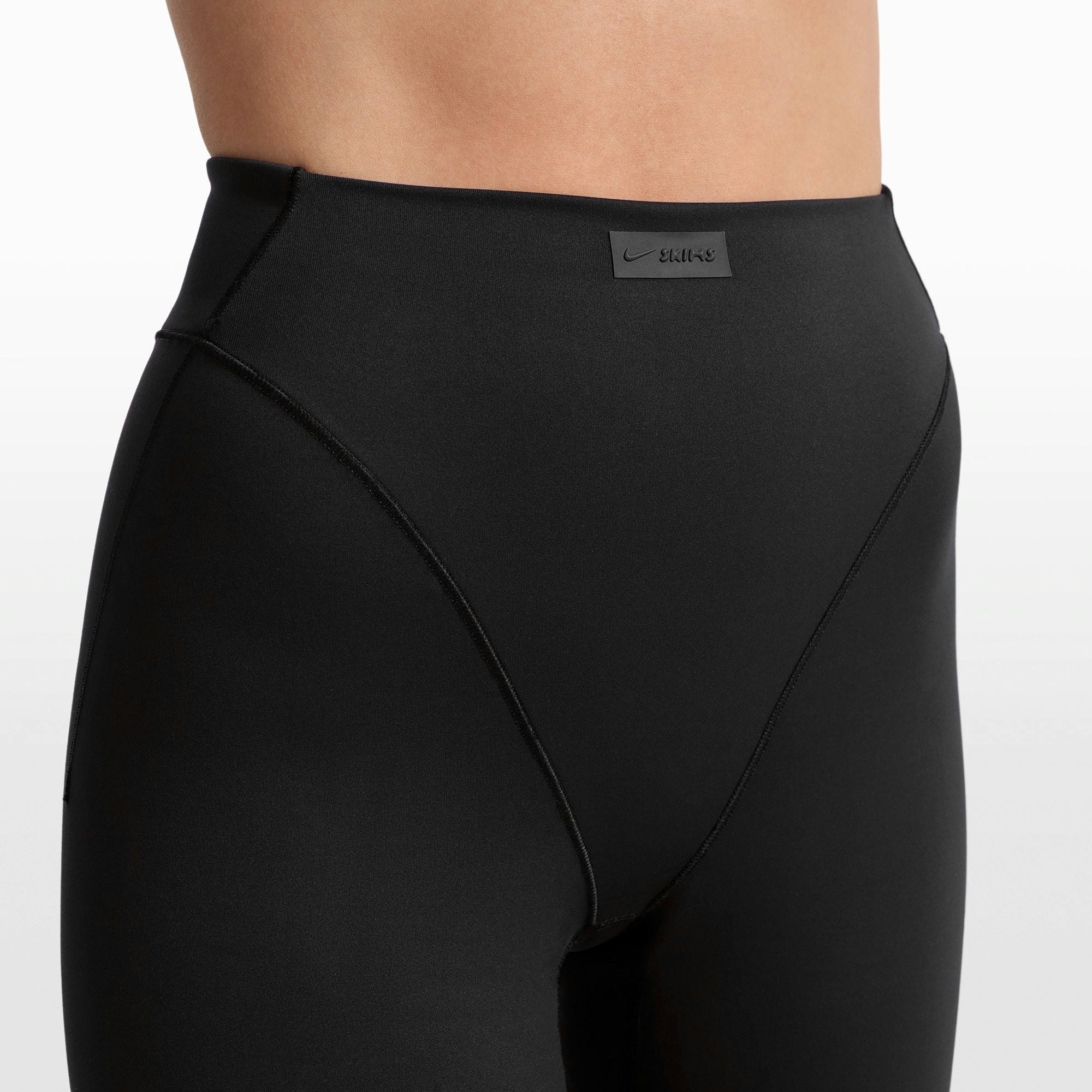 NikeSKIMS MATTE 17" V-LINE CROP LEGGING - OBSIDIAN - image 21
