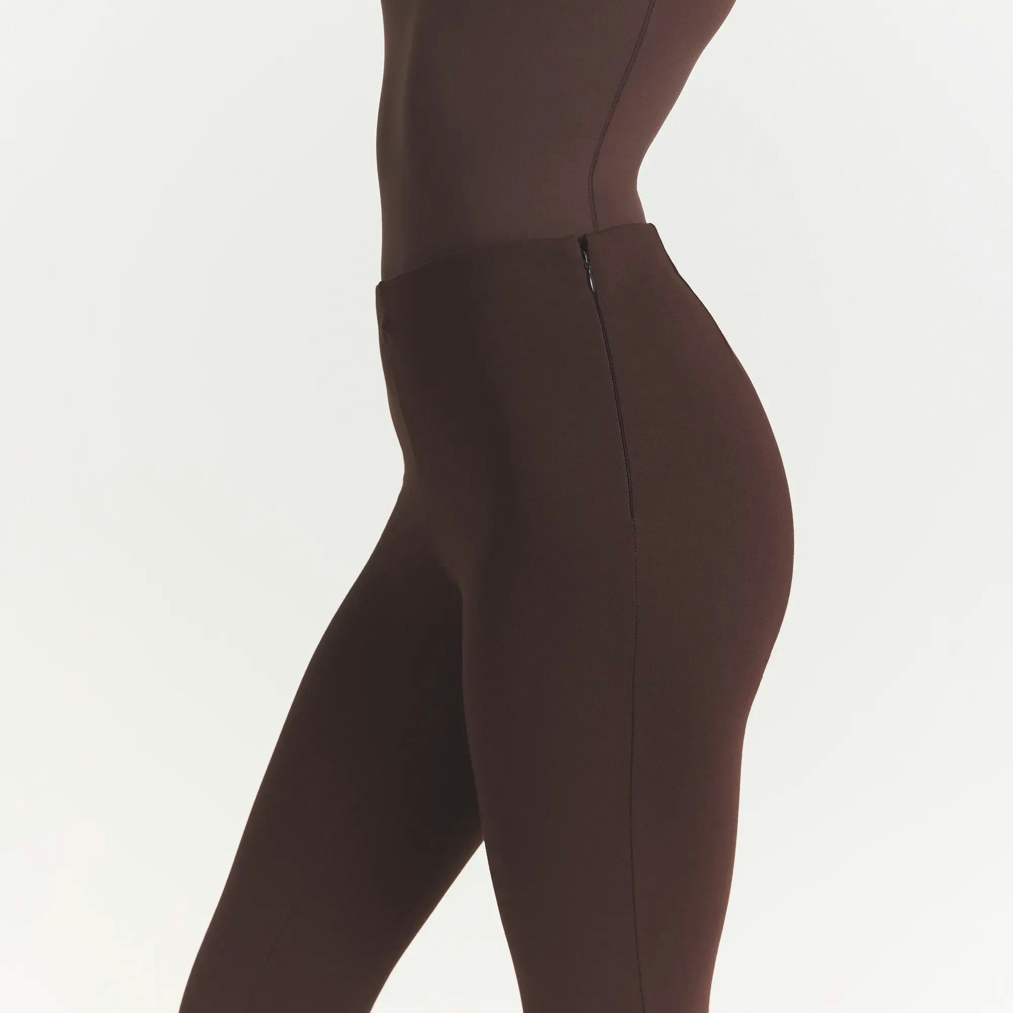 THE ESSENTIAL COLLECTION HIGH-WAISTED LEGGING - ESPRESSO - image 9