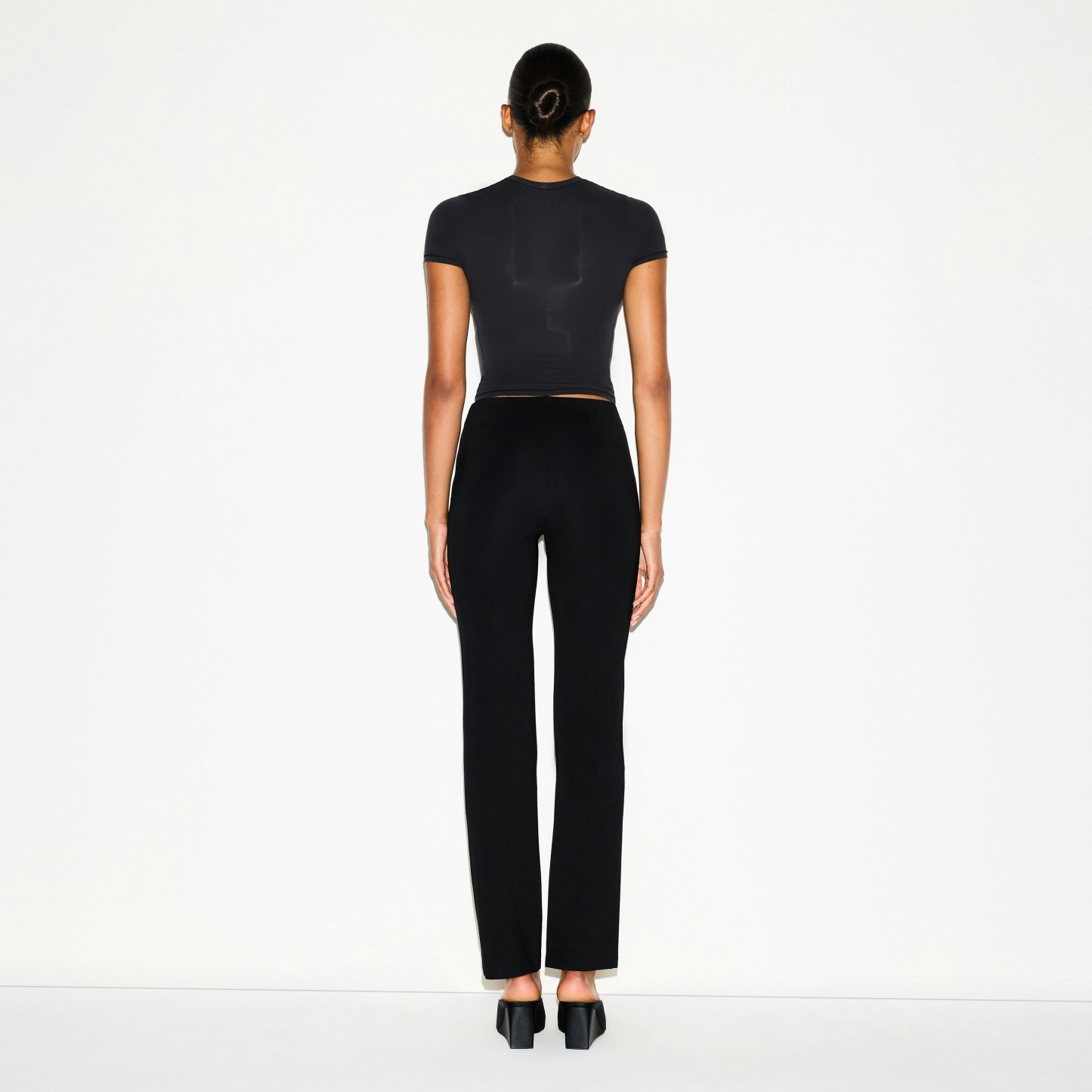 THE ESSENTIAL COLLECTION HIGH-WAISTED PINTUCK STRAIGHT LEG PANT - OBSIDIAN - image 4