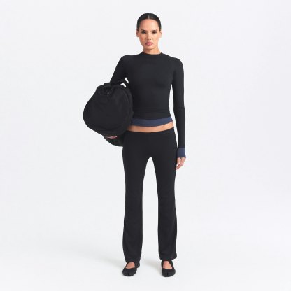 NikeSKIMS AIRY LOW RISE MINI FLARE PANT - OBSIDIAN