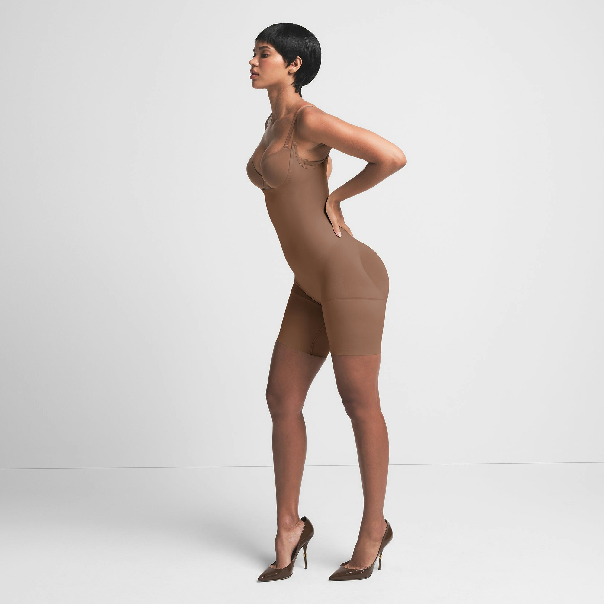 SEAMLESS SCULPT BUTT LIFTING OPEN BUST BODYSUIT - JASPER