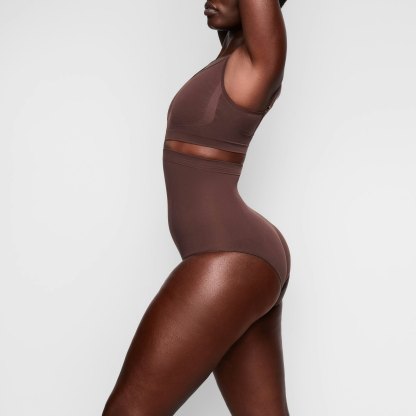 SEAMLESS SCULPT HIGH-WAISTED BRIEF - COCOA