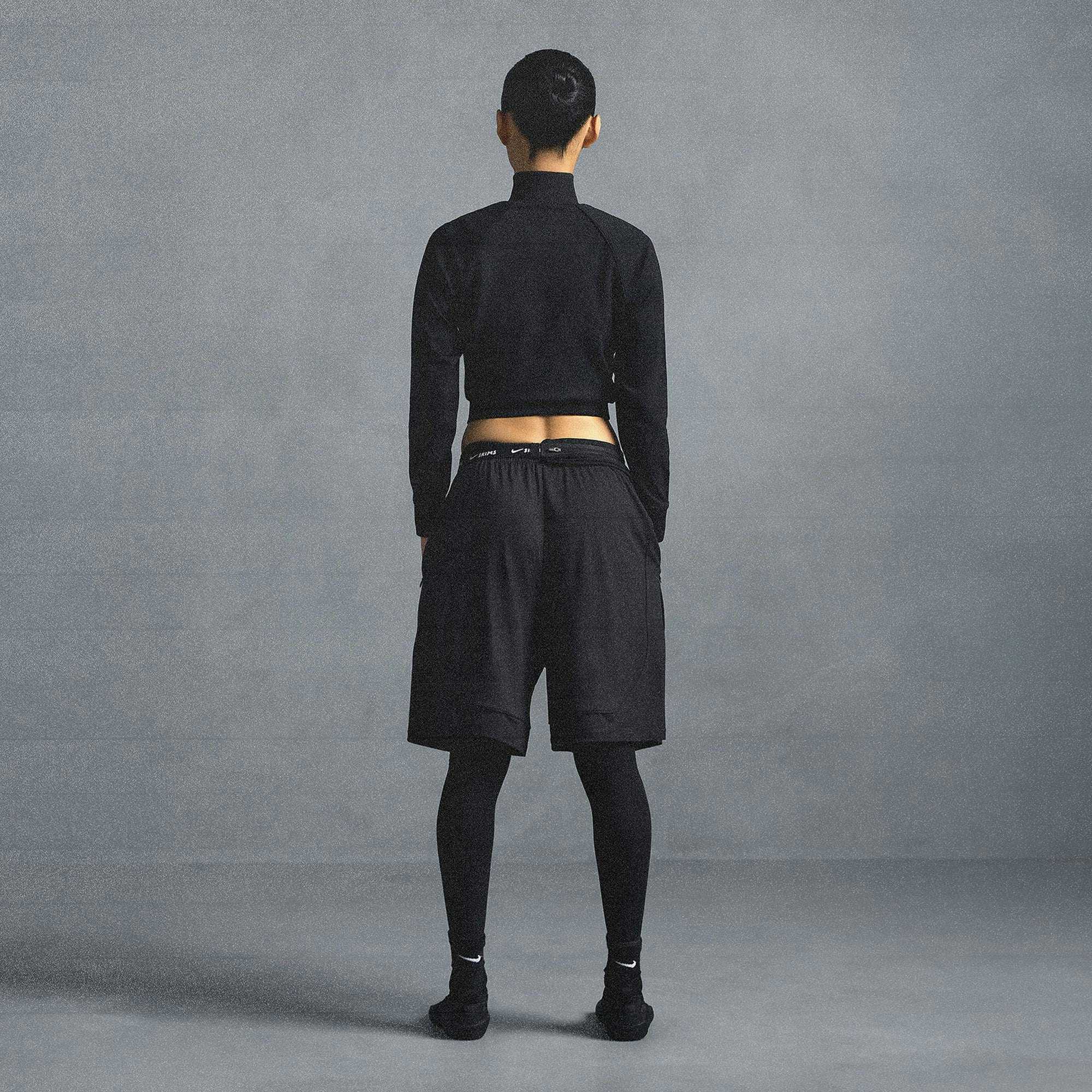 NikeSKIMS AIRY RELAXED SHORT - OBSIDIAN - image 5